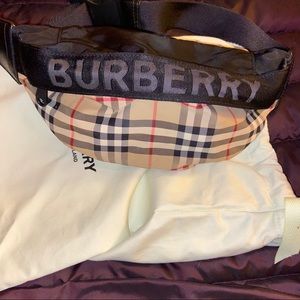 Authentic burberry medium vintage check bum bag